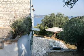 Sinies Stone Cottage - NE Corfu