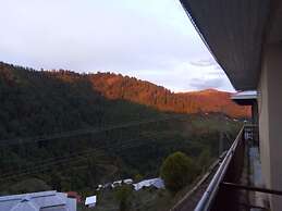 Toli Peer Guest House