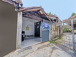 OYO Life 92709 Kost Teras Cikapundung Syariah