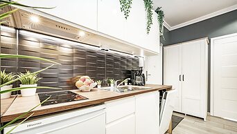 Seaside Garden Apartments & Wellness