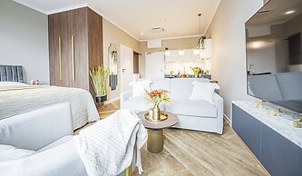 Seaside Garden Apartments & Wellness