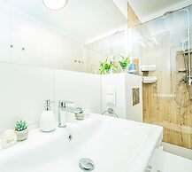 Seaside Garden Apartments & Wellness