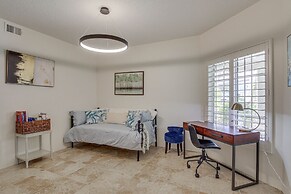 Palm Desert Retreat: Pool Access & On-site Golf!