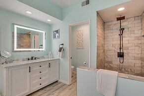 Palm Desert Retreat: Pool Access & On-site Golf!