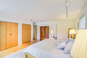 Great Barrington Lakeside Getaway w/ Kayak & Grill