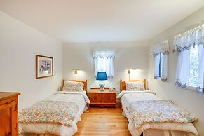 Great Barrington Lakeside Getaway w/ Kayak & Grill