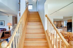 Great Barrington Lakeside Getaway w/ Kayak & Grill