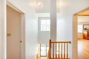 Great Barrington Lakeside Getaway w/ Kayak & Grill