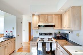 Great Barrington Lakeside Getaway w/ Kayak & Grill