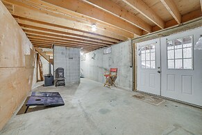 Peaceful Cavendish Retreat w/ Hot Tub & Fireplace!