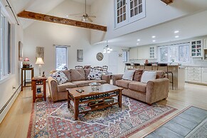 Peaceful Cavendish Retreat w/ Hot Tub & Fireplace!