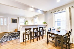 Wfh-friendly Home in Dearborn: Dogs Welcome!