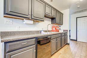 Family-friendly Ocean Springs Home: Grill, Hot Tub