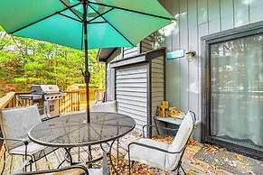 1/2 Mi to Bear Creek Lake: Gem w/ Fire Pit!