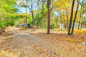 1/2 Mi to Bear Creek Lake: Gem w/ Fire Pit!