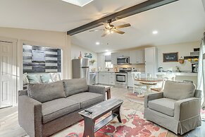 1/2 Mi to Bear Creek Lake: Gem w/ Fire Pit!