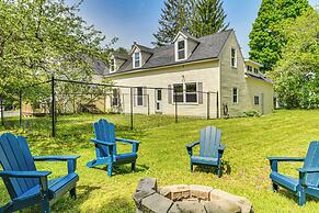 Charming Wilton Vacation Rental w/ Fire Pit