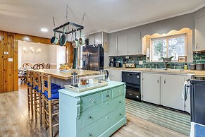 Charming Wilton Vacation Rental w/ Fire Pit