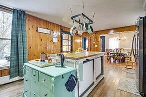 Charming Wilton Vacation Rental w/ Fire Pit