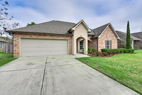 Spacious Zachary Home: 12 Mi to Baton Rouge!