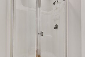 Spacious Zachary Home: 12 Mi to Baton Rouge!