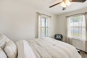 Van Vacation Retreat w/ Private 300-acre Lake!