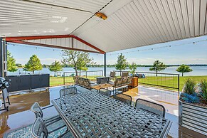 Van Vacation Retreat w/ Private 300-acre Lake!