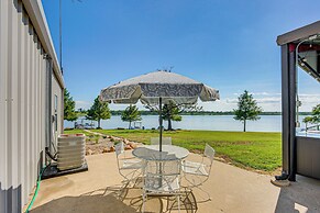 Van Vacation Retreat w/ Private 300-acre Lake!