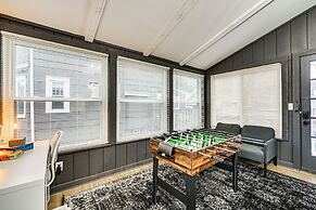 Dog-friendly Pleasant Ridge Home: 13 Mi to Detroit