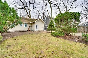 Dog-friendly Pleasant Ridge Home: 13 Mi to Detroit