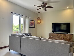 La Torre: Poolside Condo with Scenic Views by RedAwning