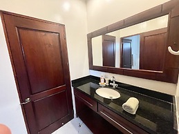 La Torre: Poolside Condo with Scenic Views by RedAwning