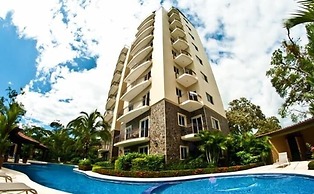 La Torre: Poolside Condo with Scenic Views by RedAwning