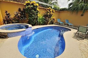 Casa Suenos: Iconic 4BR Home with Private Pool by RedAwning