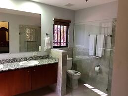 Casa Suenos: Iconic 4BR Home with Private Pool by RedAwning