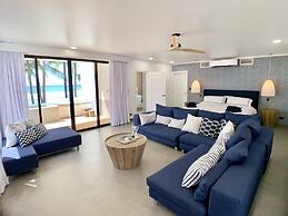 Modern Beachfront Paradise - Hermosa Palms 8 by RedAwning