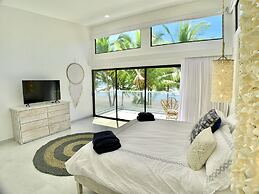 Modern Beachfront Paradise - Hermosa Palms 8 by RedAwning