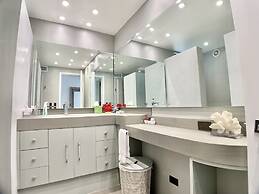 Modern Beachfront Paradise - Hermosa Palms 8 by RedAwning