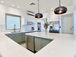 Modern Beachfront Paradise - Hermosa Palms 8 by RedAwning