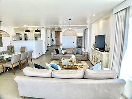 Modern Beachfront Paradise - Hermosa Palms 8 by RedAwning