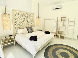 Modern Beachfront Paradise - Hermosa Palms 8 by RedAwning