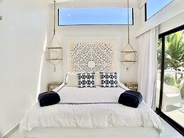 Modern Beachfront Paradise - Hermosa Palms 8 by RedAwning