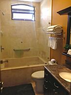 3 Bedroom Condo w/ Ocean View - Tres Regalos 201N by RedAwning