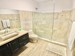 Casa Sunset Family Home - Walk to Jaco Beach by RedAwning