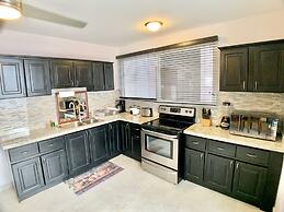 Casa Sunset Family Home - Walk to Jaco Beach by RedAwning