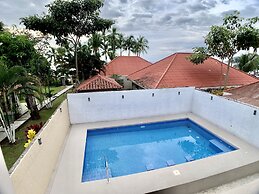 Casa Sunset Family Home - Walk to Jaco Beach by RedAwning