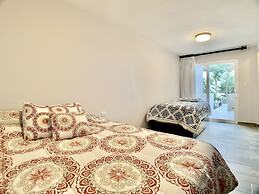 Casa Sunset Family Home - Walk to Jaco Beach by RedAwning