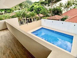 Casa Sunset Family Home - Walk to Jaco Beach by RedAwning