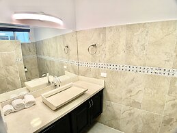 Casa Sunset Family Home - Walk to Jaco Beach by RedAwning