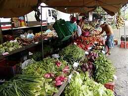 Heart of Jaco: Luxury Villa with Pool by RedAwning